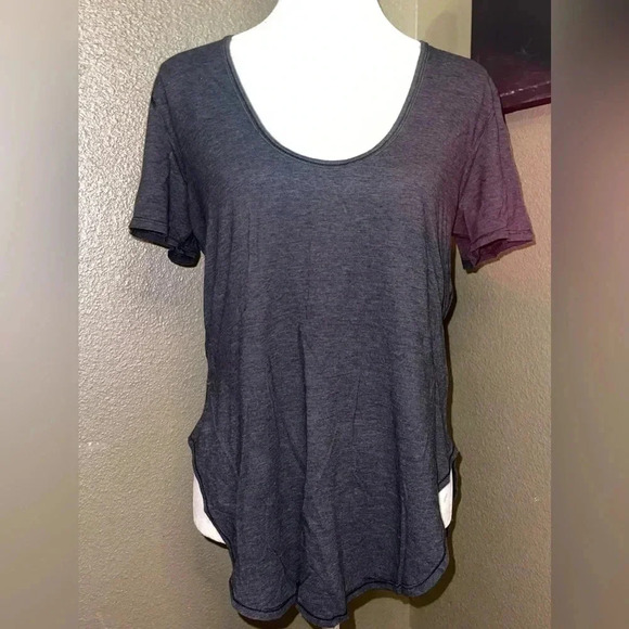 218 Lululemon top - Picture 1 of 5